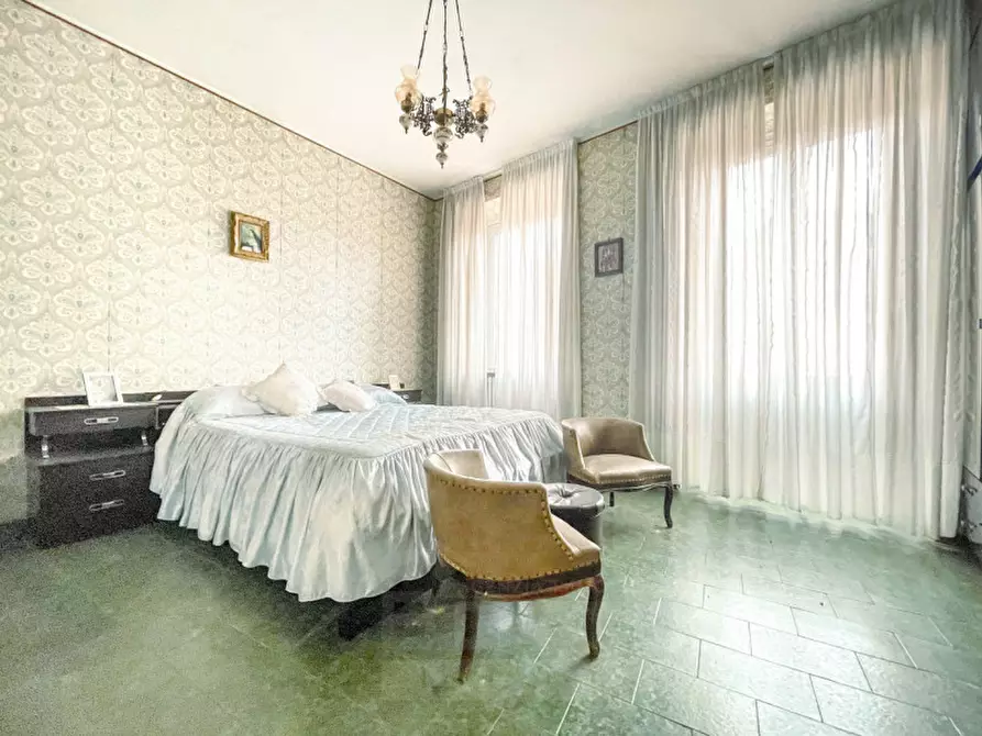 Immagine 27 di Palazzo in vendita  in piazza Manzetti 23 a Invorio