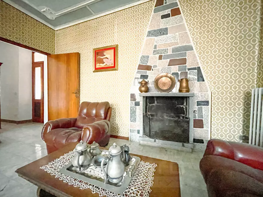 Immagine 28 di Palazzo in vendita  in piazza Manzetti 23 a Invorio