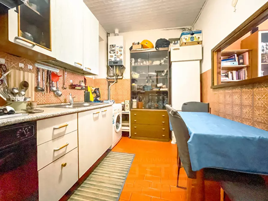 Immagine 36 di Palazzo in vendita  in piazza Manzetti 23 a Invorio