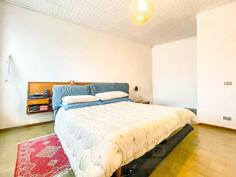 Immagine 38 di Palazzo in vendita  in piazza Manzetti 23 a Invorio