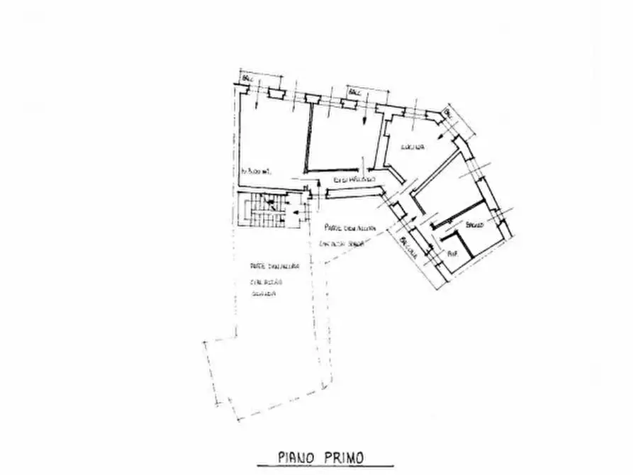 Immagine 43 di Palazzo in vendita  in piazza Manzetti 23 a Invorio