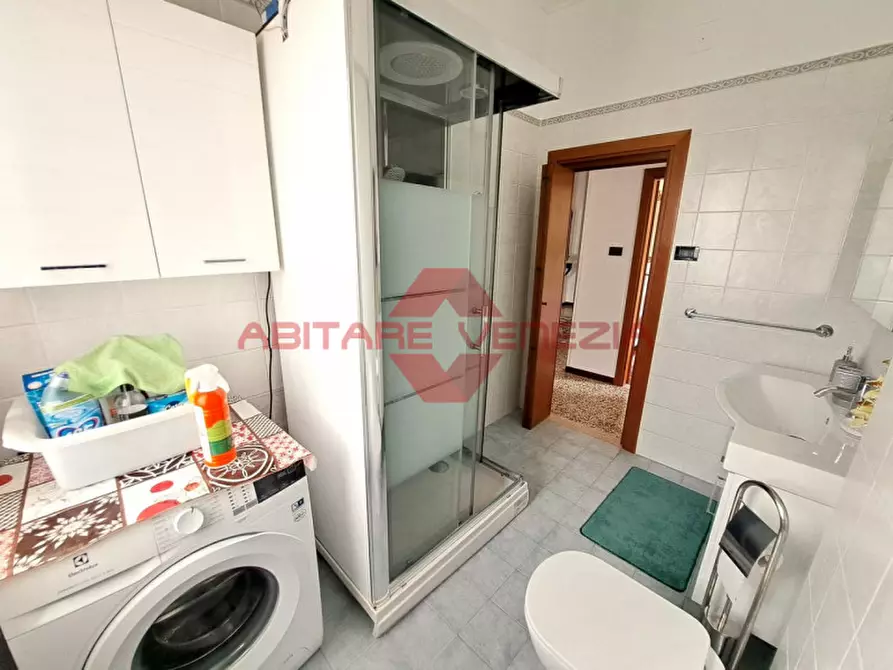 Immagine 22 di Appartamento in vendita  in Riviera San Nicolò 20 a Venezia