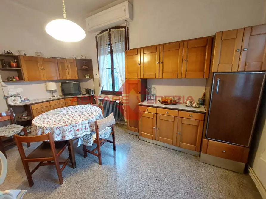 Immagine 9 di Appartamento in vendita  in via sandro gallo 30 a Venezia