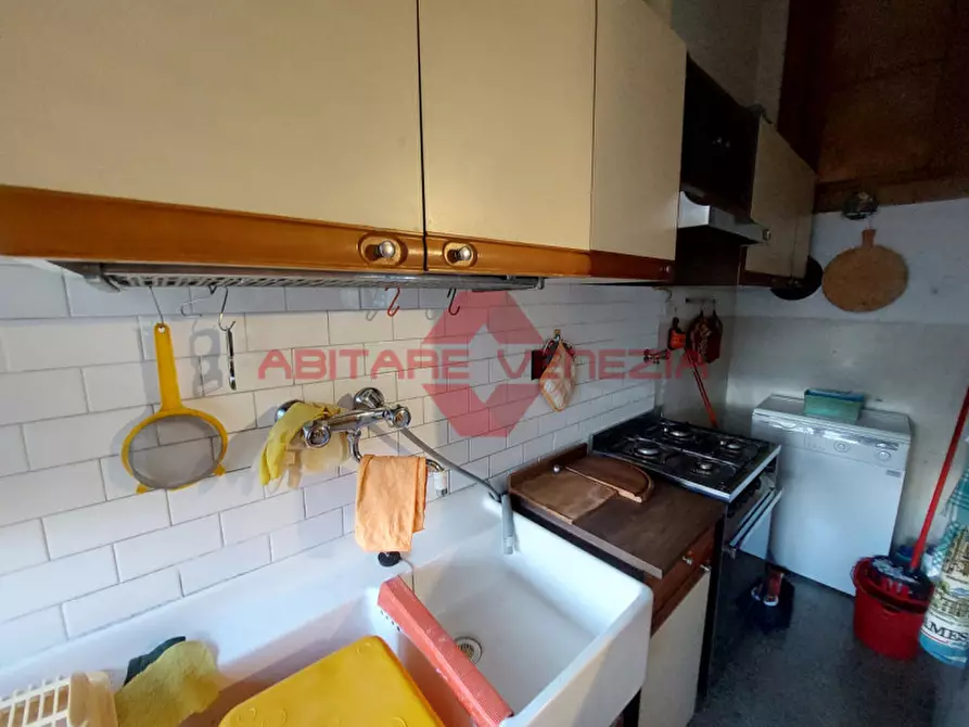 Immagine 10 di Appartamento in vendita  in via sandro gallo 30 a Venezia