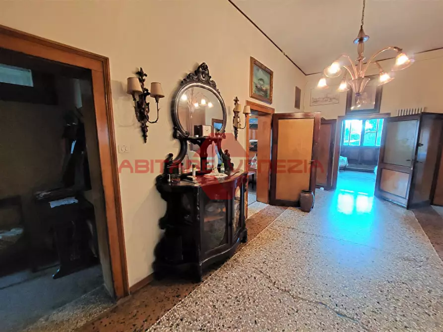 Immagine 11 di Appartamento in vendita  in via sandro gallo 30 a Venezia