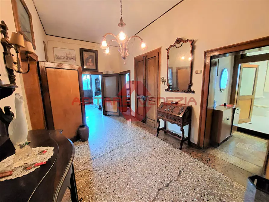 Immagine 12 di Appartamento in vendita  in via sandro gallo 30 a Venezia