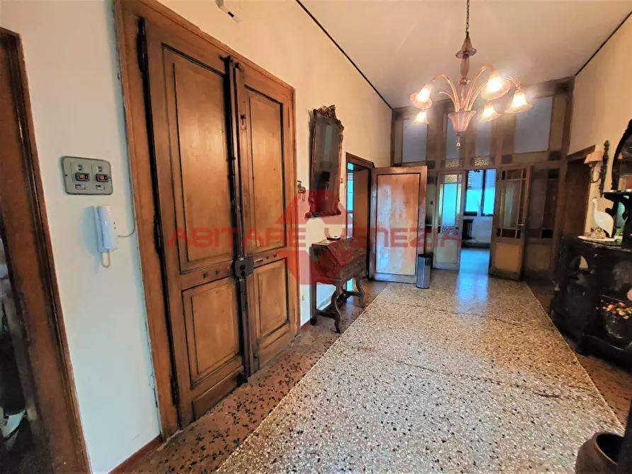 Immagine 13 di Appartamento in vendita  in via sandro gallo 30 a Venezia