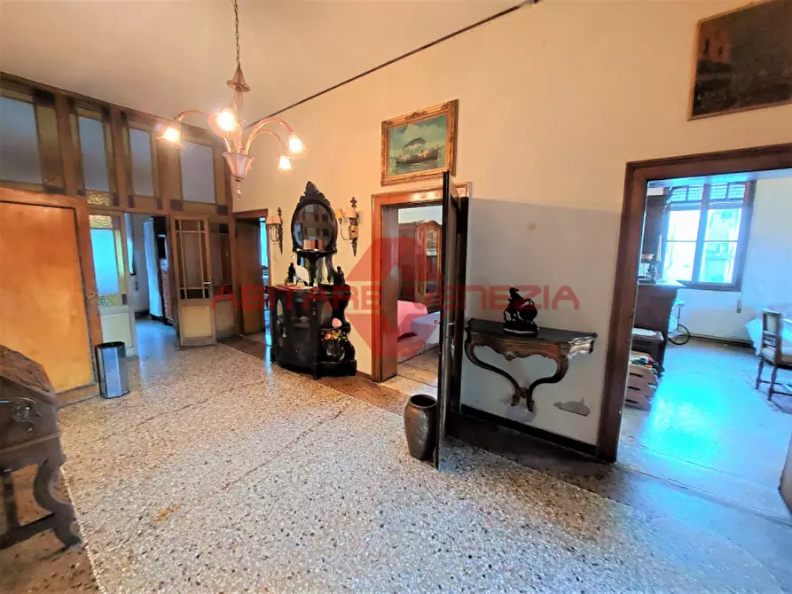 Immagine 14 di Appartamento in vendita  in via sandro gallo 30 a Venezia