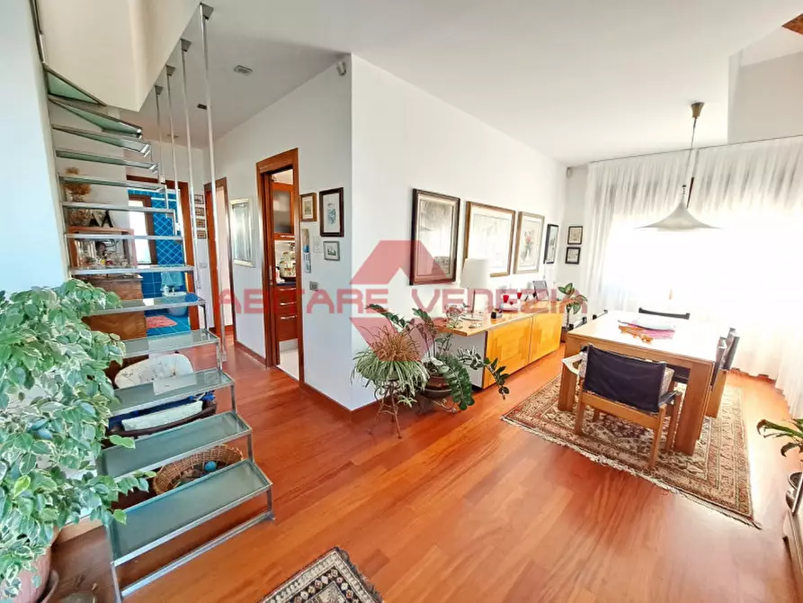 Immagine 4 di Appartamento in vendita  in riviera santa maria elisabetta a Venezia