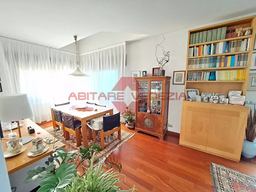 Immagine 6 di Appartamento in vendita  in riviera santa maria elisabetta a Venezia