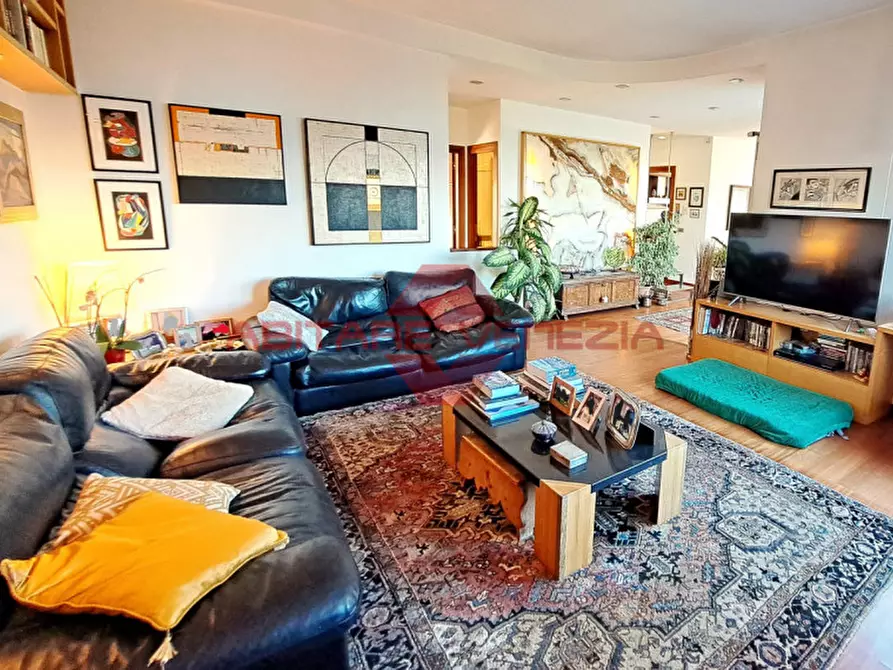 Immagine 9 di Appartamento in vendita  in riviera santa maria elisabetta a Venezia