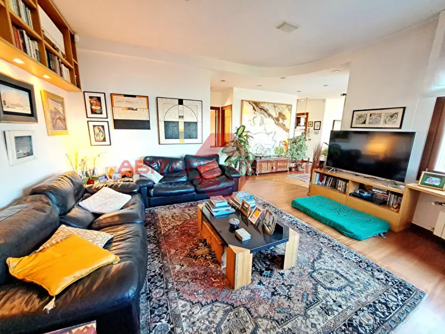 Immagine 10 di Appartamento in vendita  in riviera santa maria elisabetta a Venezia