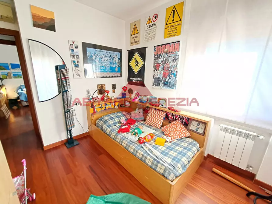 Immagine 14 di Appartamento in vendita  in riviera santa maria elisabetta a Venezia