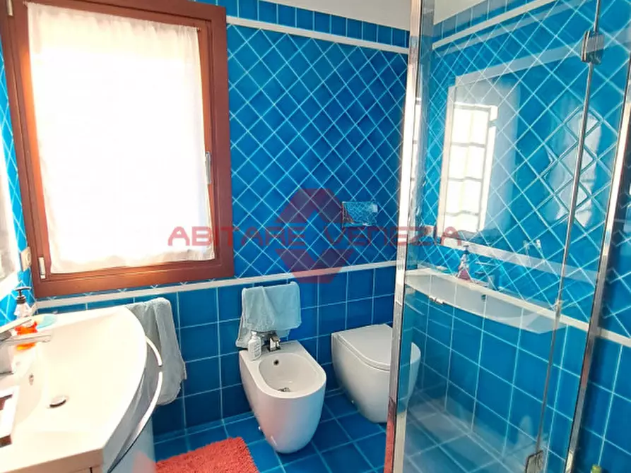 Immagine 15 di Appartamento in vendita  in riviera santa maria elisabetta a Venezia