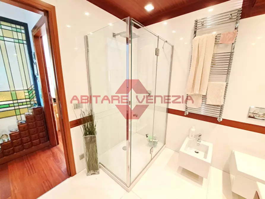 Immagine 21 di Appartamento in vendita  in riviera santa maria elisabetta a Venezia