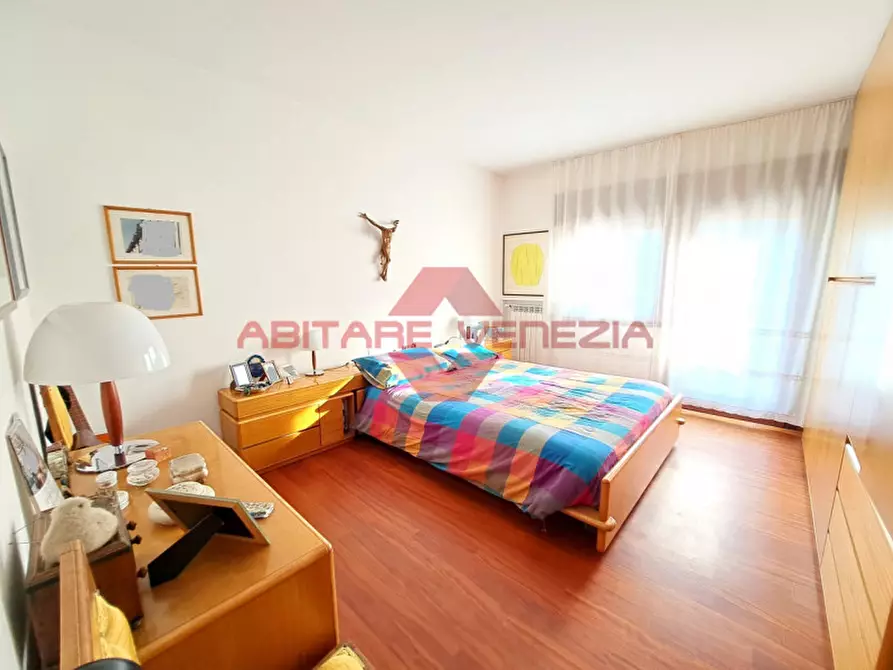 Immagine 24 di Appartamento in vendita  in riviera santa maria elisabetta a Venezia