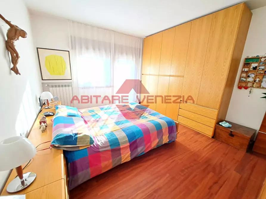 Immagine 25 di Appartamento in vendita  in riviera santa maria elisabetta a Venezia