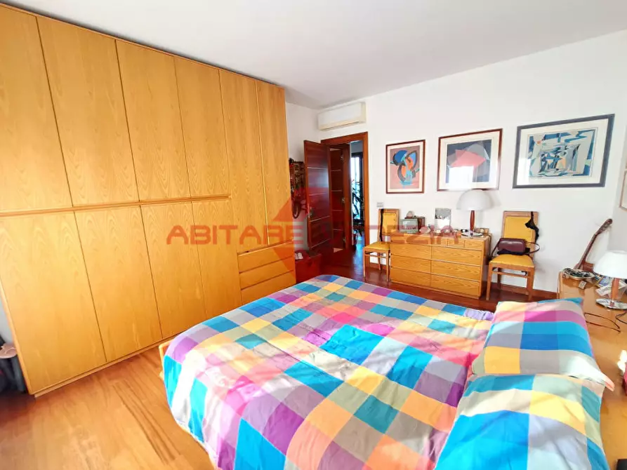 Immagine 26 di Appartamento in vendita  in riviera santa maria elisabetta a Venezia