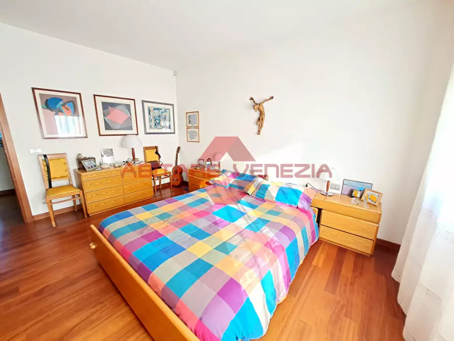 Immagine 27 di Appartamento in vendita  in riviera santa maria elisabetta a Venezia