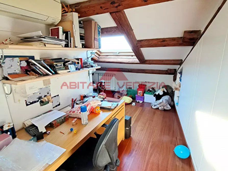 Immagine 28 di Appartamento in vendita  in riviera santa maria elisabetta a Venezia