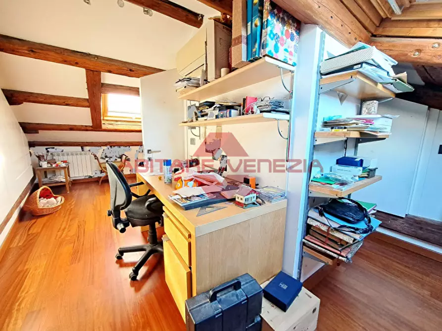 Immagine 29 di Appartamento in vendita  in riviera santa maria elisabetta a Venezia