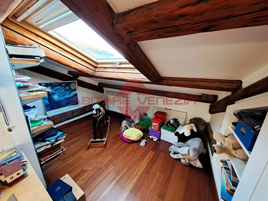 Immagine 31 di Appartamento in vendita  in riviera santa maria elisabetta a Venezia