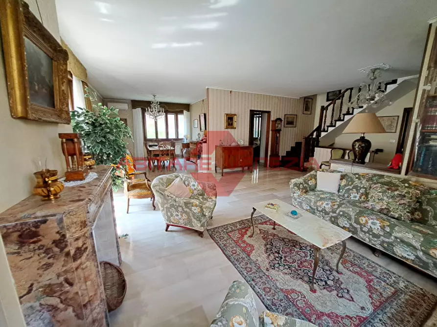 Immagine 14 di Villa in vendita  in via lepanto 25 a Venezia