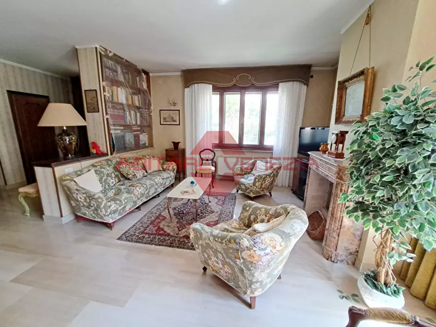 Immagine 16 di Villa in vendita  in via lepanto 25 a Venezia