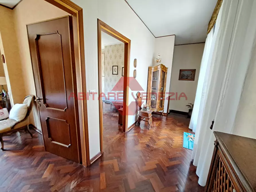 Immagine 21 di Villa in vendita  in via lepanto 25 a Venezia