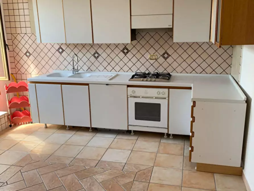 Immagine 5 di Camera in affitto  in Largo S.s. Apostoli a Napoli