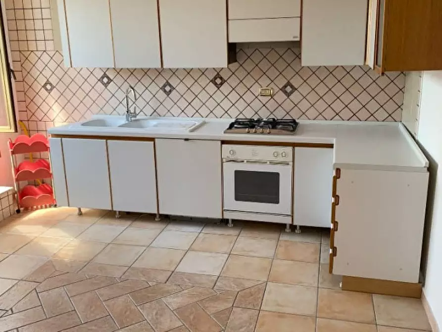 Immagine 8 di Camera in affitto  in Largo S.s. Apostoli a Napoli