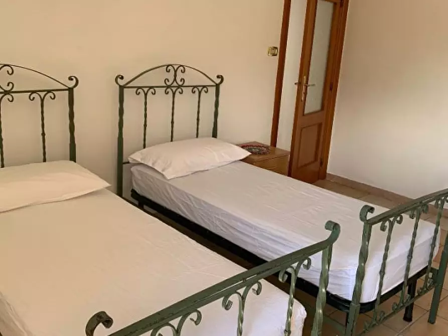 Immagine 20 di Camera in affitto  in Largo S.s. Apostoli a Napoli