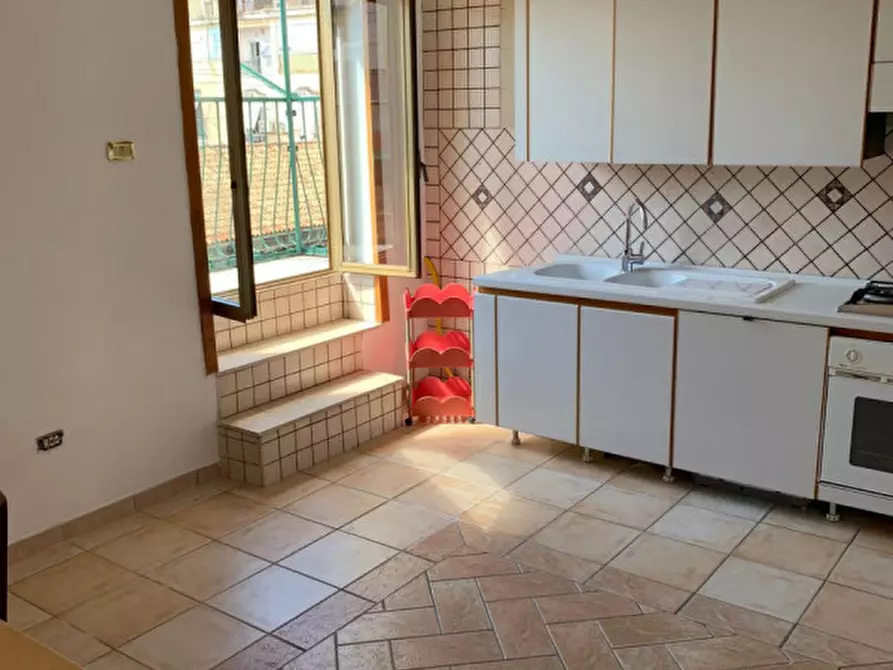 Immagine 21 di Camera in affitto  in Largo S.s. Apostoli a Napoli