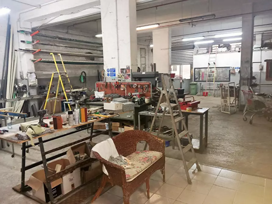 Immagine 8 di Magazzino in vendita  in Via Ammiraglio Rizzo a Palermo