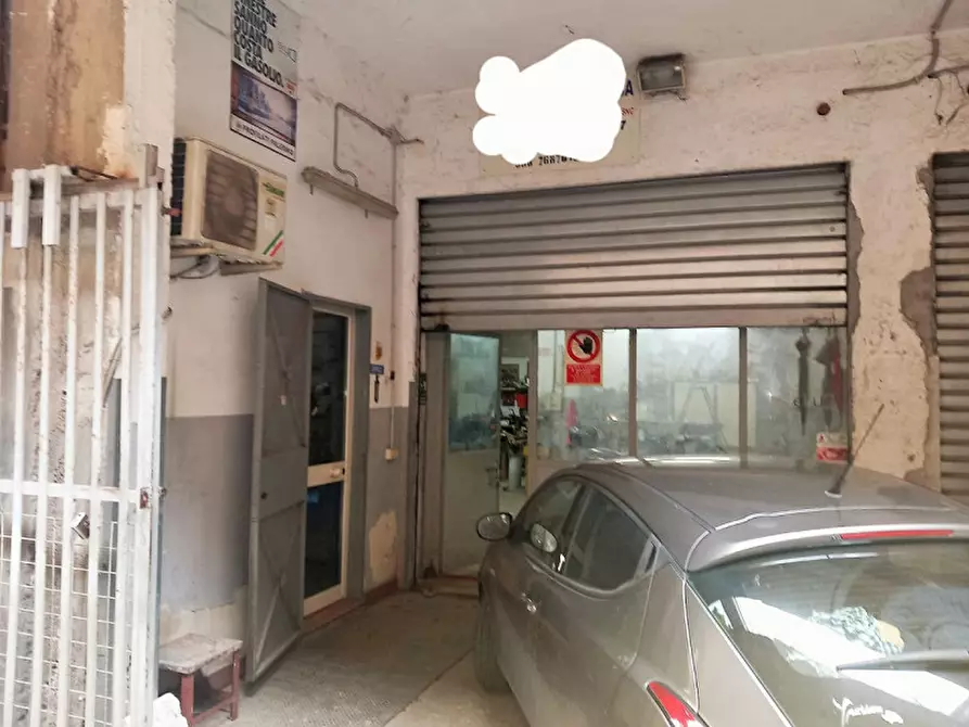 Immagine 14 di Magazzino in vendita  in Via Ammiraglio Rizzo a Palermo
