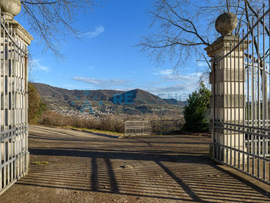 Immagine 30 di Villa in vendita  in via savegnago a Cornedo Vicentino