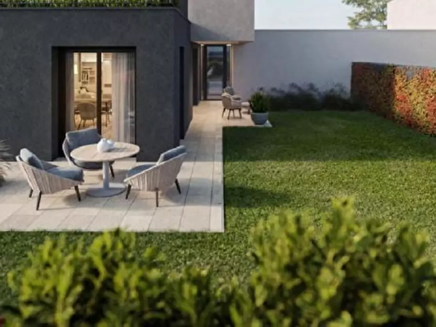 Immagine 1 di Villa in vendita  in Viale mediterraneo a Chioggia