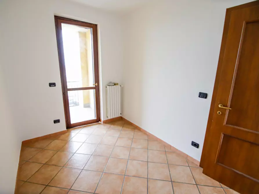 Immagine 14 di Appartamento in vendita  in via giovanni  faldella 68 a Crescentino