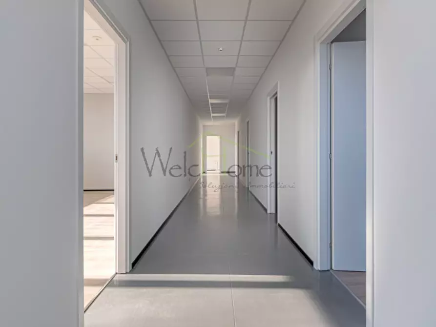 Immagine 1 di Ufficio in affitto  in Viale Lombardia a Albese Con Cassano