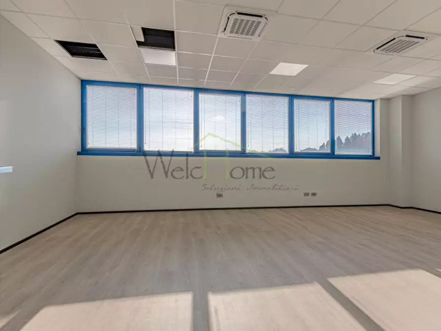 Immagine 6 di Ufficio in affitto  in Viale Lombardia a Albese Con Cassano