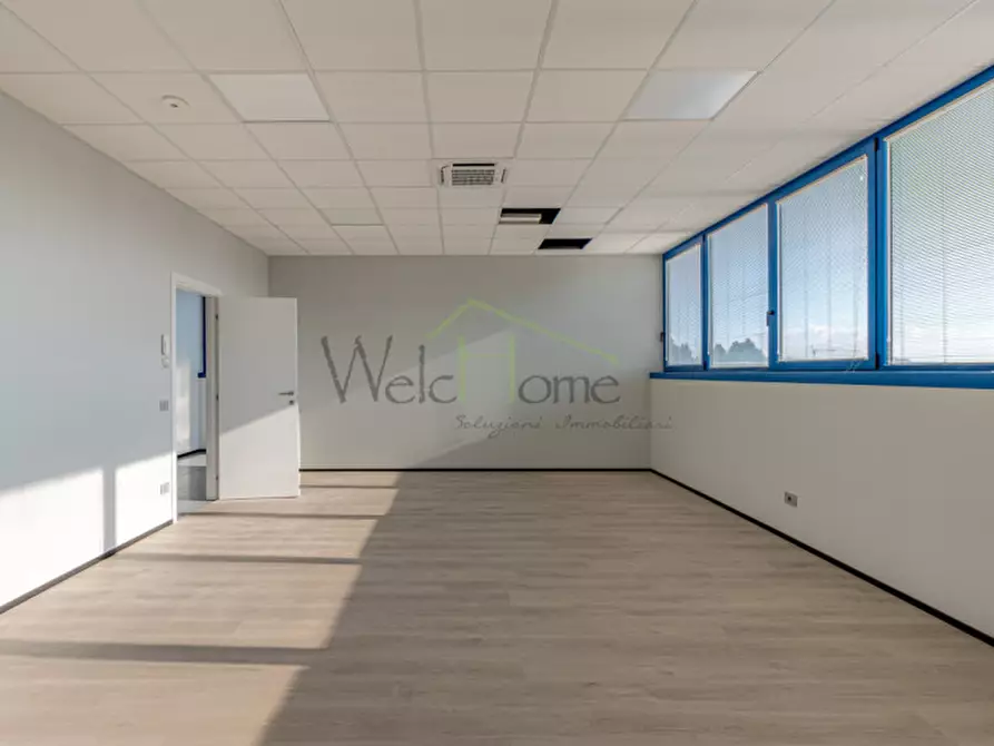 Immagine 7 di Ufficio in affitto  in Viale Lombardia a Albese Con Cassano