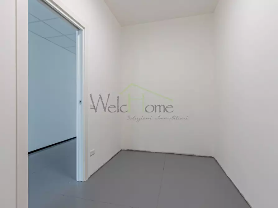 Immagine 7 di Ufficio in affitto  in Viale Lombardia a Albese Con Cassano