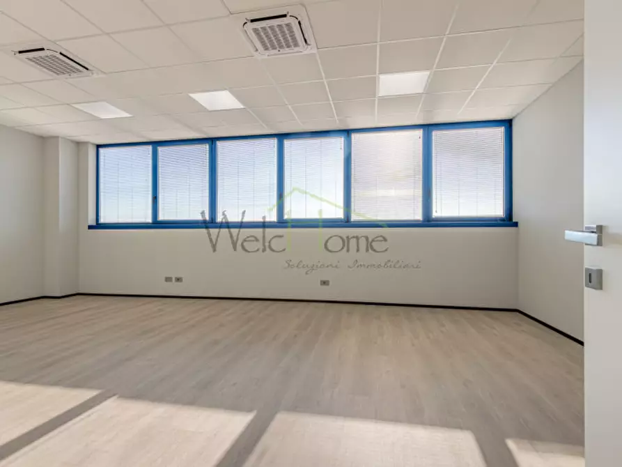 Immagine 8 di Ufficio in affitto  in Viale Lombardia a Albese Con Cassano