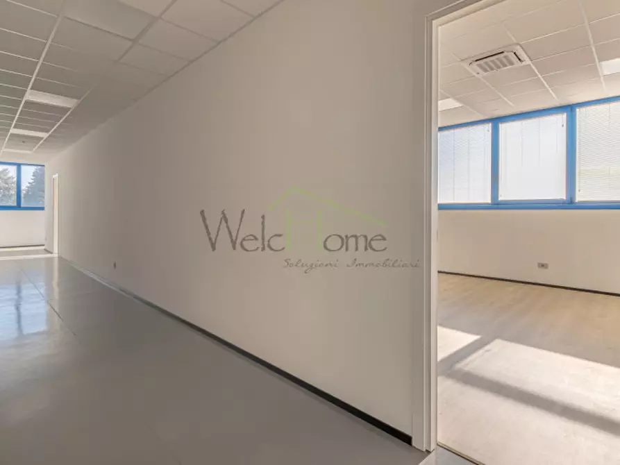 Immagine 10 di Ufficio in affitto  in Viale Lombardia a Albese Con Cassano
