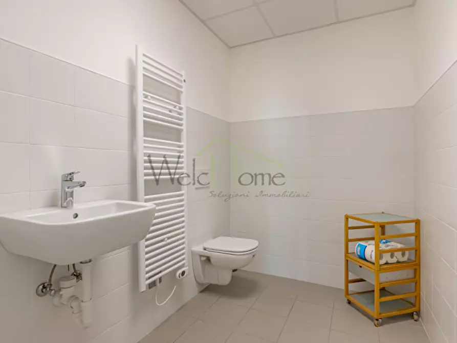 Immagine 11 di Ufficio in affitto  in Viale Lombardia a Albese Con Cassano