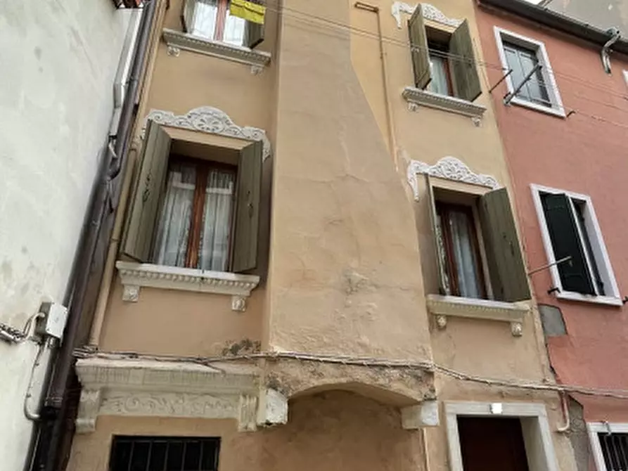 Immagine 1 di Casa indipendente in vendita  in Calle Francesco Crispi a Chioggia