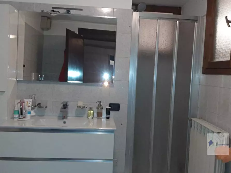 Immagine 26 di Casa bifamiliare in vendita  in via marche a Castano Primo