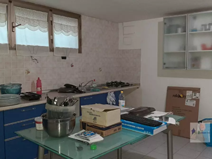 Immagine 27 di Casa bifamiliare in vendita  in via marche a Castano Primo