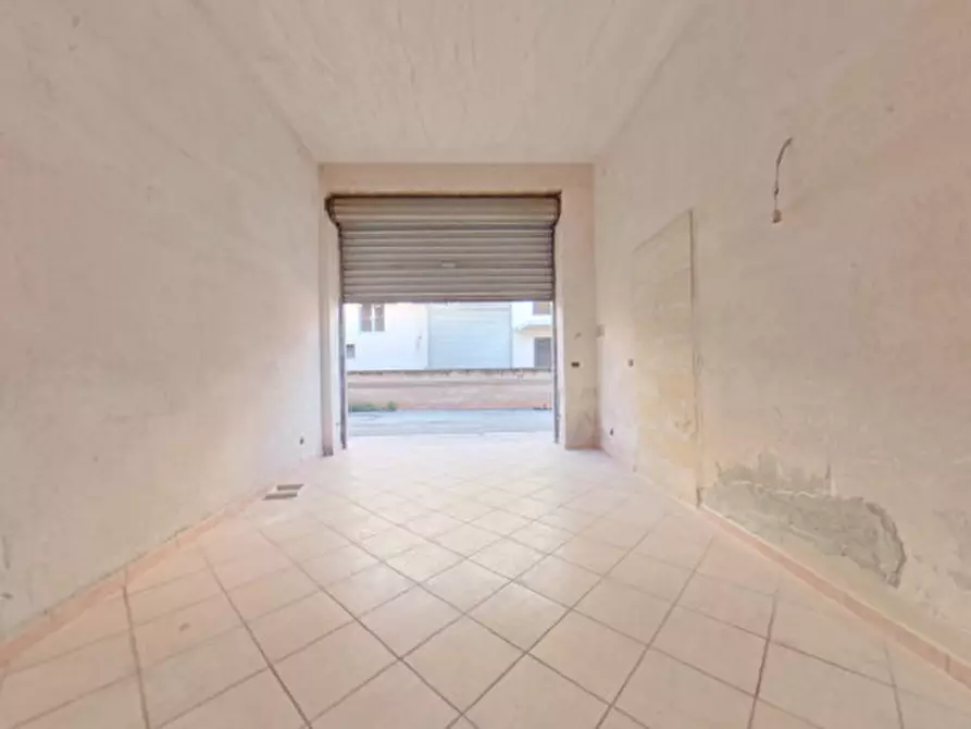 Immagine 5 di Laboratorio in vendita  in BAZI a Fasano