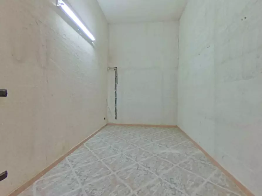 Immagine 8 di Laboratorio in vendita  in BAZI a Fasano